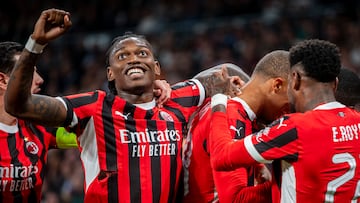 MADRID, SPAIN - NOVEMBER 5: Rafael Leao of AC Milan (L) celebrates a goal with teammates during the UEFA Champions League 2024/25 League Phase MD4 match between Real Madrid C.F. and AC Milan at Estadio Santiago Bernabeu on November 5, 2024 in Madrid, Spain. (Photo by Alberto Gardin/Eurasia Sport Images/Getty Images)
