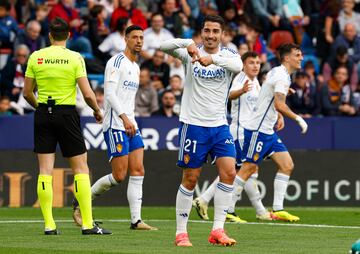 El Zaragoza so?車 con sacar algo positivo de su visita al Levante, gracias a otro de los grandes goles de la jornada. Su autor, un Toni Moya que no se lo pens車 dos veces para golpear con el interior y desde fuera del 芍rea, un bal車n que entr車 por toda la escuadra.
