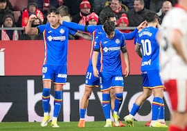 Vítor Reis amarga el debut de Luis Vazquez