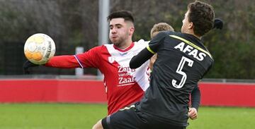 Despuntó en Ajax, pero actualmente juega en las inferiores del Utrecht. Holanda también lo quiere para su selección. 