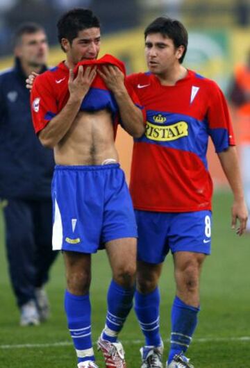 Cristián Alvarez con tres tarjetas rojas es el jugador más expulsado en un duelo Católica - Colo Colo.