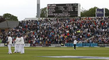 Sri Lanka 1-0 following on at second day stumps at Headingley