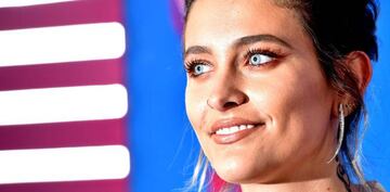 Paris Jackson, uno de los rostros más buscados en la alfombra roja de los Teen Choice Awards.