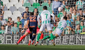 El veterano zaguero se vistió de superhéroe y consiguió el empate ante el Celta en el tiempo añadido.