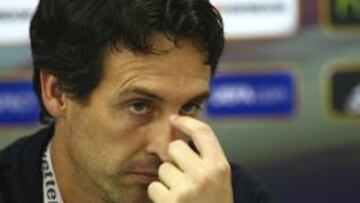 El entrenador del Sevilla, Unai Emery durante la rueda de prensa ofrecida en Liberec, República Checa hoy 23 de octubre de 2013. el Sevilla se enfrentará al Slovan Liberec en el Grupo H de la Liga Europa el próximo 24 de octubre de 2013.