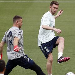 Unai Simón: "Si no tengo más vacaciones por la Eurocopa y los Juegos, lo firmo"