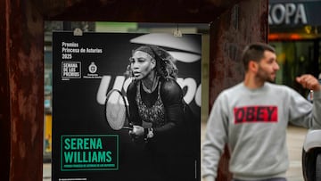 OVIEDO, 14/10/2025.- Cartel de Serena Williams, tenista estadounidense ganadora del premio Princesa de los Deportes esta mañana. Continuan los preparativos de cara a los Premios Princesa de Asturias de 2025, con la instalación de grandes fotos con todos los premiados premio de esta edición. EFE/Paco Paredes