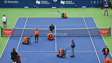 Poniendo a punto la pista en el Masters 1.000 de Canad¨¢