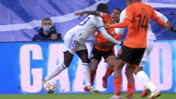 El posible penalti de Mendy a Dodo en el Real Madrid-Shakhtar Donetsk de la fase de grupos de la UEFA Champions League.
