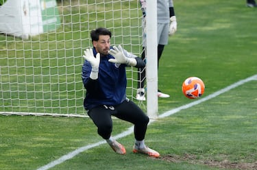 Luca Zidane vuelve a Santander con eterno debate en la portera