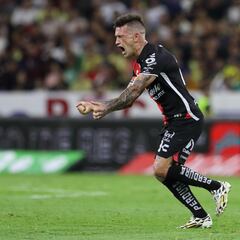 Oficial: Brian Lozano fuera de las canchas por medio año