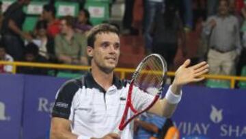 <b>SUBCAMPEÓN. </b>Bautista aplaude una acción en la final de ayer.