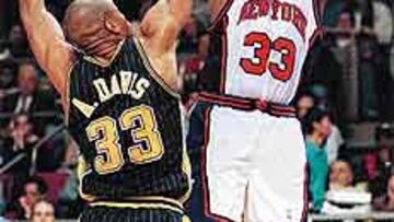 <b>15 AÑOS.</B> Ewing lució durante 15 años el dorsal 33 de los Knicks.