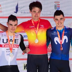 Lazkano, campeón de España con Ayuso y Aranburu en el podio