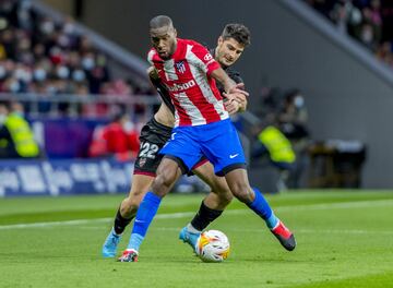 El Atlético de Madrid hizo oficial el fichaje de Kondogbia el 3 de noviembre de 2020, actualmente sigue en la plantilla colchonera.