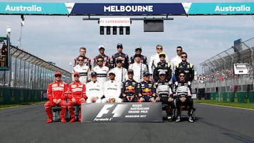 Los pilotos del Mundial de F1 2017 posando en Australia.