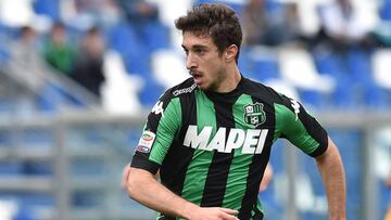 REGGIO NELL'EMILIA, ITALY - MAY 01: Sime Vrsaljko of US Sassuolo Calcio in action during the Serie A match between US Sassuolo Calcio and Hellas Verona FC at Mapei Stadium - Citt���� del Tricolore on May 1, 2016 in Reggio nell'Emilia, Italy (Photo by Giuseppe Bellini/Getty Images)