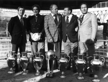 Kopa posa junto a las seis Copas de Europa y la Intercontinental conseguidas junto a Rial, Di Stéfano, Puskas y Gento.