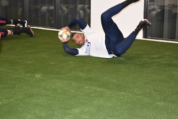 Álvaro Montero, Camilo Vargas y Aldair Quintana estuvieron haciendo trabajo físico y de reacción en el hotel donde están concentrando y esperando desde este martes comenzar los entrenamientos con el resto del grupo y Éder Chaux, último arquero convocado ante la baja de David Ospina.