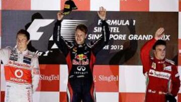 Vettel gana y Alonso es más líder en Singapur