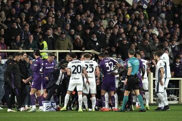 Edoardo Bove, de la Fiorentina, se desplomó al suelo durante el partido entre Fiorentina e Inter