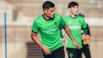 El único campeón del mundo en la historia del Elche aconseja a Lucas Cepeda: “Que trate de...”