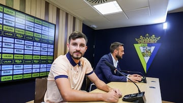 31/07/24 CADIZ CF RUEDA DE PRENSA RENOVACION VICTOR CHUST