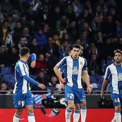 El equipo carga con la mochila de las segundas partes