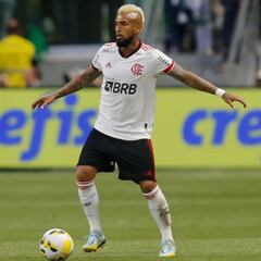 Flamengo casi derrota al invencible Palmeiras con Vidal en cancha