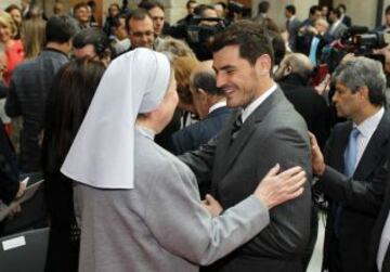 Iker Casillas recibe muestras de cariño de todo el mundo.