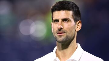 El tenista serbio Novak Djokovic reacciona durante su partido ante Lorenzo Musetti en el Dubai Duty Free Tennis en el Dubai Duty Free Tennis Stadium de Dubai.