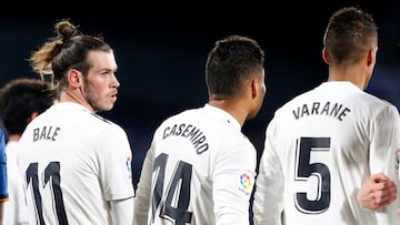 Bale, Casemiro y Varane, en un partido con el Real Madrid.