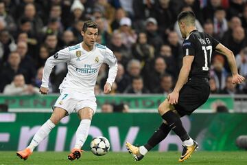 En febrero de 2018 debut¨® por primera vez en la Liga de Campeones, perdiendo contra el Real Madrid.