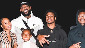 LeBron James, Savannah Brinson y sus tres hijos, han compartido con Vanity Fair un poco de su estilo de vida. Conoce a la familia del basquetbolista.