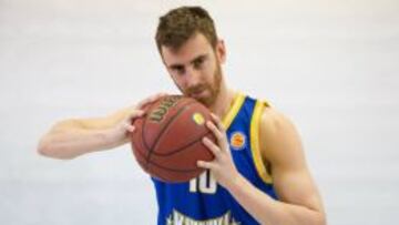 V&iacute;ctor Claver, de nuevo feliz con el baloncesto en su etapa en Rusia.
