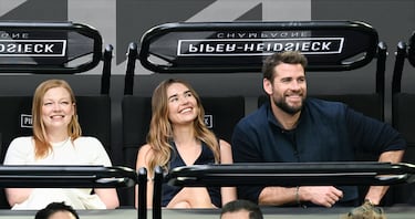 Gabriella Brooks, modelo australiana, junto a Liam Hemsworth, actor australiano.