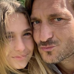 Francesco Totti carga contra una revista italiana por sexualizar el cuerpo de su hija de 13 años