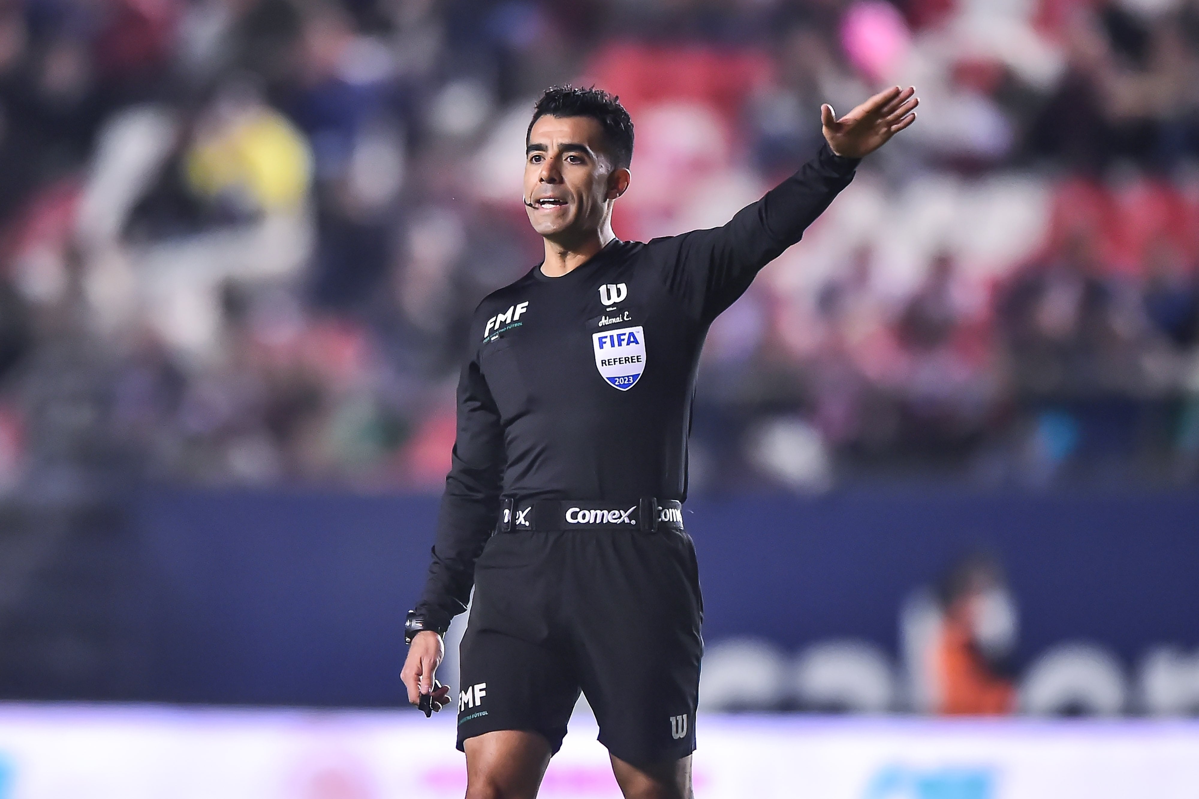 Así es Adonai Escobedo, el árbitro que dirigirá el Chivas vs América l Clásico Liga MX