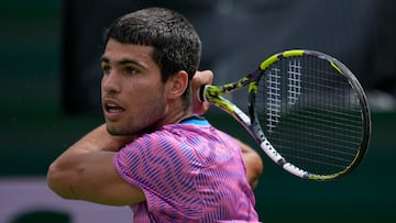 Carlos Alcaraz, en acción contra Felix Auger-Aliassime en Indian Wells.