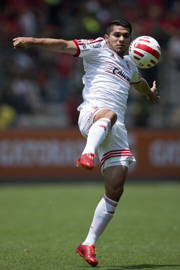 El delantero yucateco disputó 94 partidos con Xolos de Tijuana. Gracias a sus buenas actuaciones llamó la atención de Selección Mexicana y América.