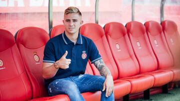 Pablo Maffeo, en el banquillo del Girona, donde jugó de 2016 a 2018 y después en 2019. Es el lateral derecho elegido por el Atlético.
