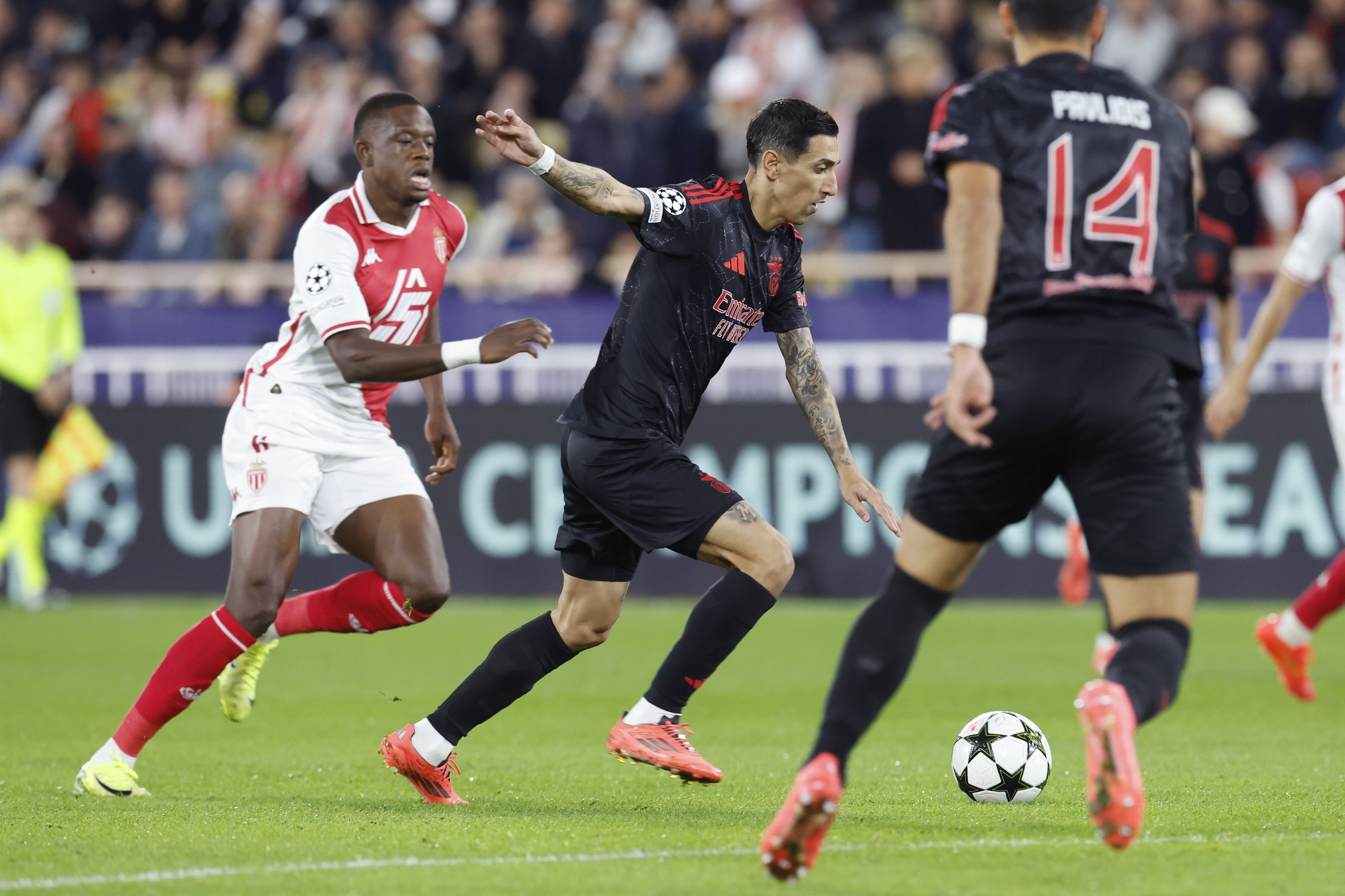 Eres demasiado bueno, Di María: vean su última locura en la Champions League