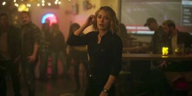 Peacemaker: Jennifer Holland comparte el proceso creativo que le llevó a ser Emilia Harcourt