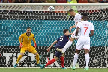 0-1. Haris Seferovic marca el primer gol.