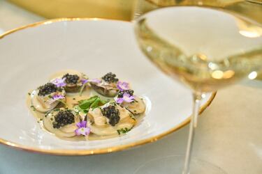 La Marisquería del Ritz, un nuevo templo del marisco para despedir el verano en pleno corazón de Madrid