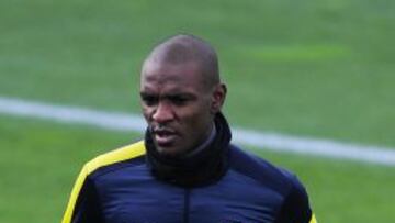 Abidal podr&iacute;a volver a jugar.