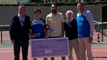 Foto de la entrega de trofeos del VII Open Nacional Victoria 0,0 de Mijas, torneo del Circuito IBP Tenis Pro