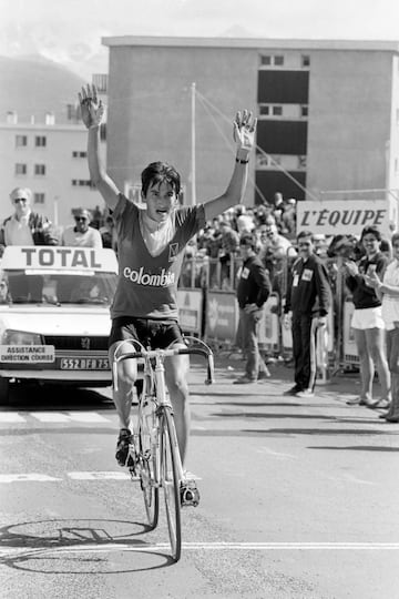 Luis Alberto Herrera nació el 4 de mayo de 1961 en Fusagasugá, Cundinamarca. Su carrera inició en la Vuelta de la Juventud de Colombia de  1980, en la que ocupó el quinto puesto. Su primer equipo de ciclismo fue el Freskola en la rama aficionada.