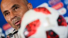 Sampaoli: "Argentina va a jugar con el cuchillo entre los dientes"