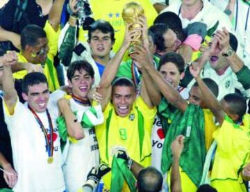 Mundial de Corea de 2002. Brasil y Alemania se volvían a ver en una final del Mundial. Ganó Brasil y Ronaldo se consagró como el mejor del mundo en su puesto.   